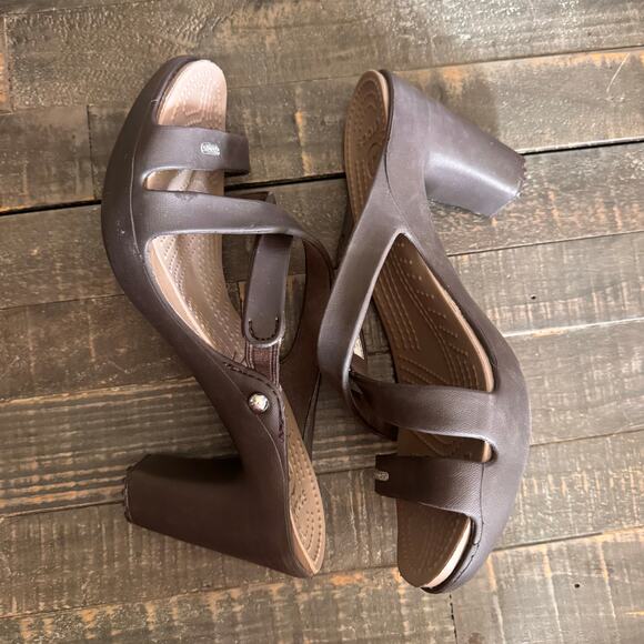 Crocs Womens Size 10 Cyprus IV Heeled Sandals Brown Slip On Strappy 4” 14558 EUC - Picture 5 of 13